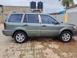 A picture of 2004 Honda Pilot Jeep