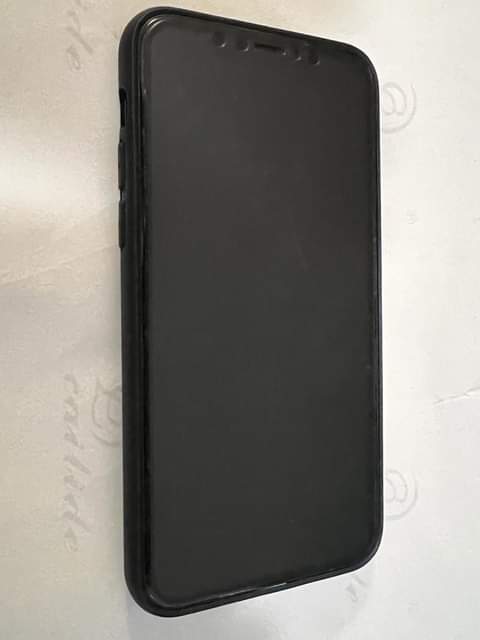 A picture of Iphone 11 pro