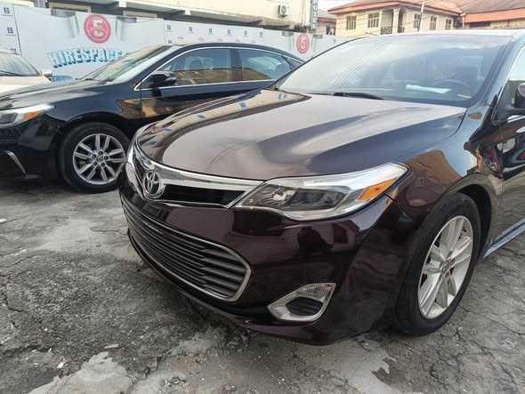 A picture of Distress Sale Toks 2015 Toyota Avalon 17m only