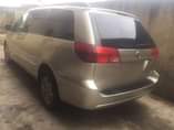 A picture of Toyota sienna xle2005