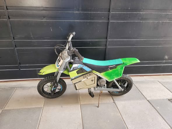 A picture of Razor electric bike sx350 8 age