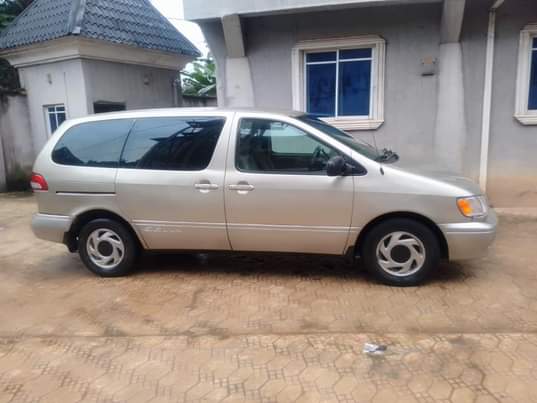 A picture of 2001 model 08067069081