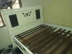 A picture of Kitanda mbao ngumu
