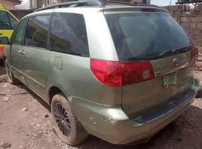 A picture of Toyota Sienna