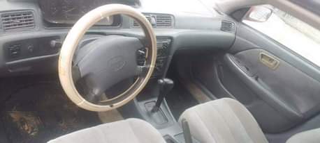 A picture of 2000 Toyota Camry pencil light 2000 Nearly used Toyota Camry