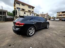 A picture of Toyota Venza 2014 black Nigeria used