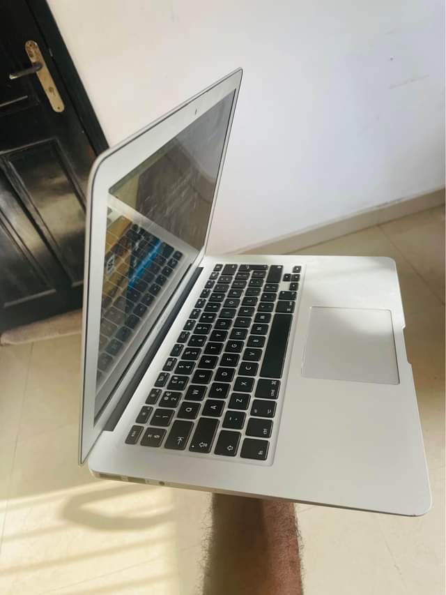 A picture of 2015 MacBook air 08023636149