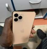 A picture of 11 promax Face ID 64GB 1.3M