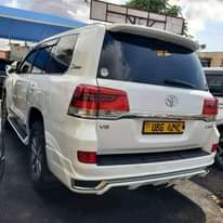 A picture of Land cruiser V8 VXR