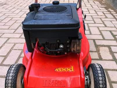 A picture of LAWN MOWER MASHINE YA KUKATAA MAJANI