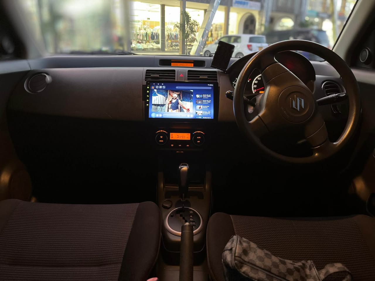 A picture of Suzuki swift inauzwa bei 12 5M0753322015
