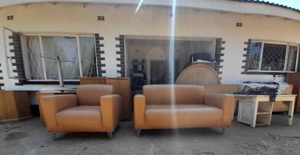 classifieds/furniture sofas