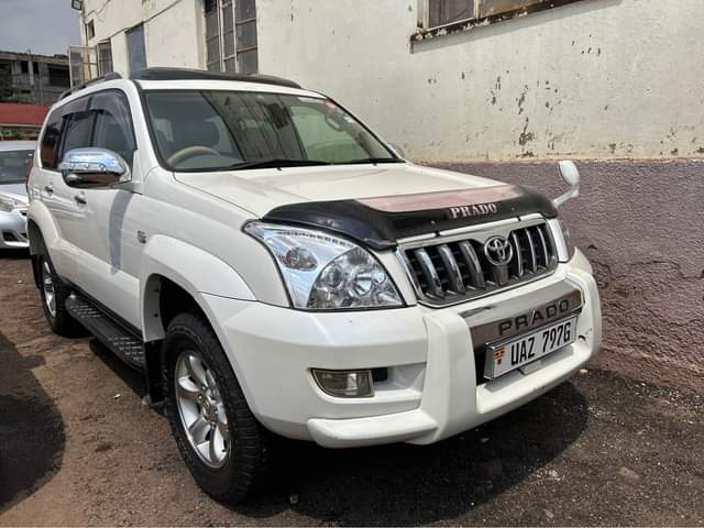 A picture of Toyota Land Cruiser Ronaldo model 2006 55M 0705176582.