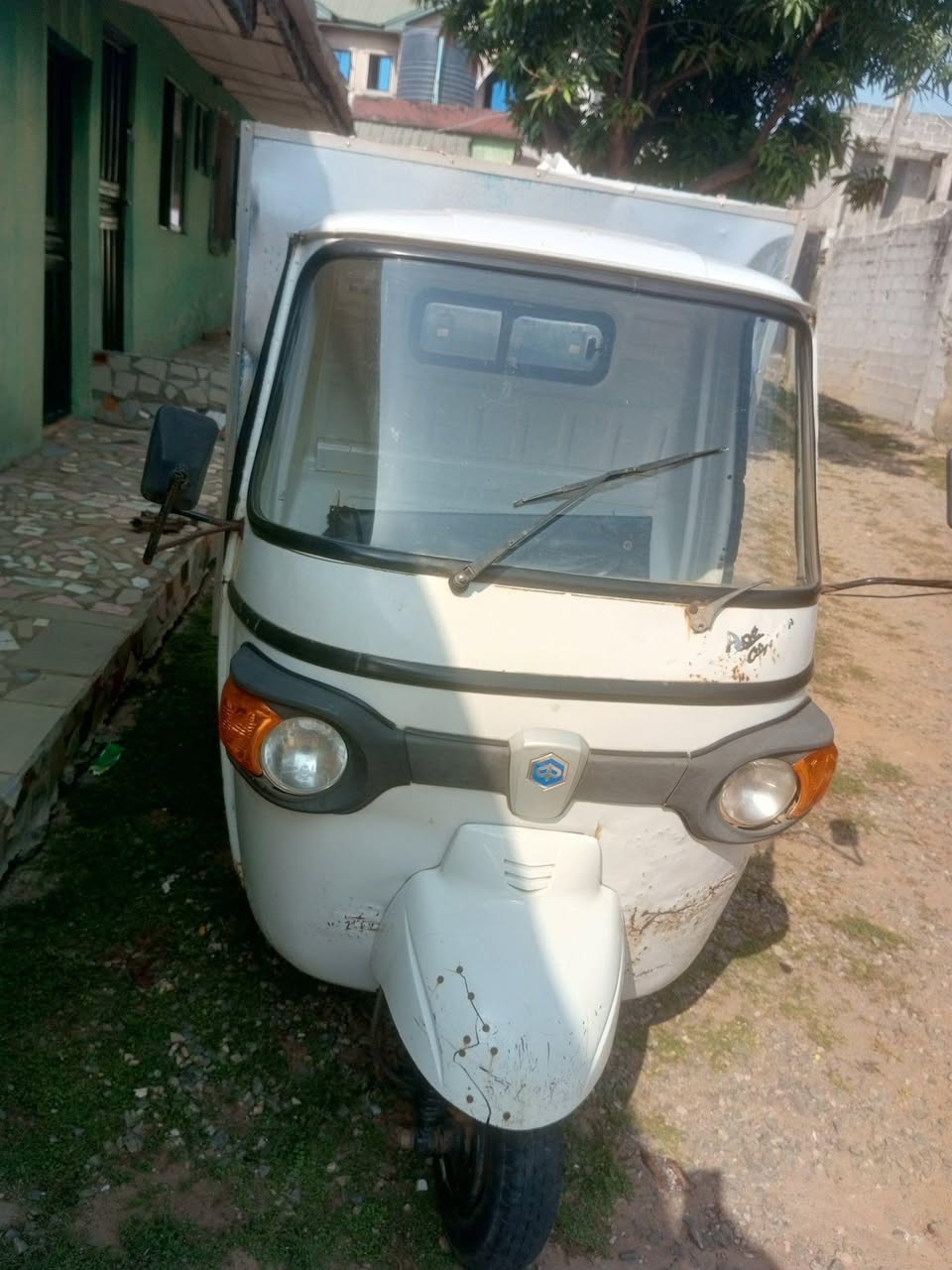A picture of COMPANY USED TRICYCLE PIAGGIO BUY AND USE NOTHING TO FIX