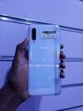 A picture of SAMSUNG A90