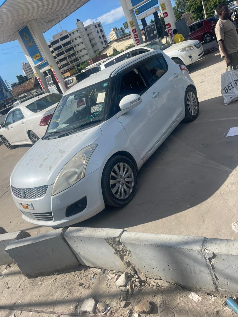 A picture of IT swift on sale Songwe