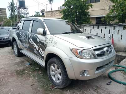 A picture of TOYOTA HILUX 2008 MODEL DIRECT CONTACTS 0782240629 074478888U