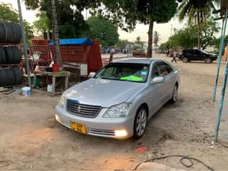 A picture of TOYOTA CROWN ROYAL SALOON 11 5