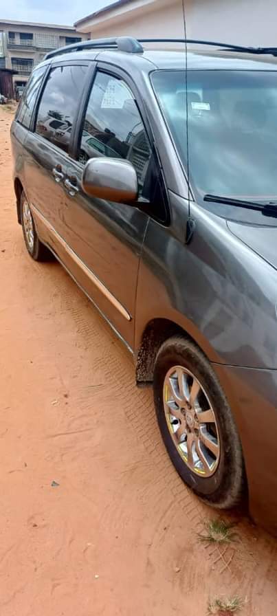 A picture of Toyota sienna 05 Bought direct Belgium but was branded Catalyst