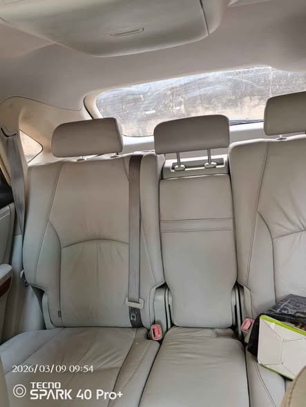 A picture of Toks Lexus rx 330 2004 model