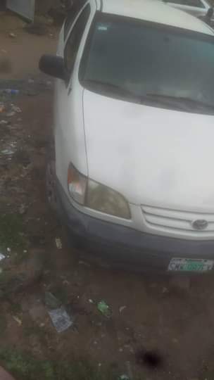 A picture of Very sharp Toyota Sienna first body engine and gear is