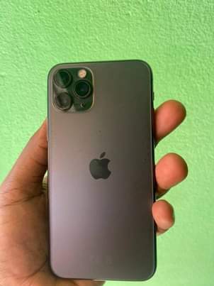 A picture of iPhone 11 Pro 64gb With Face id