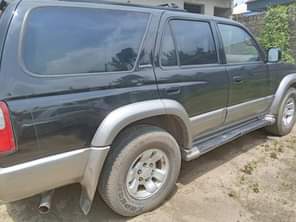 A picture of Extremely neat and sound 2001 02 Toyota 4runner straight and