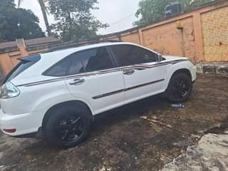 A picture of Lexus RX330 2006 model