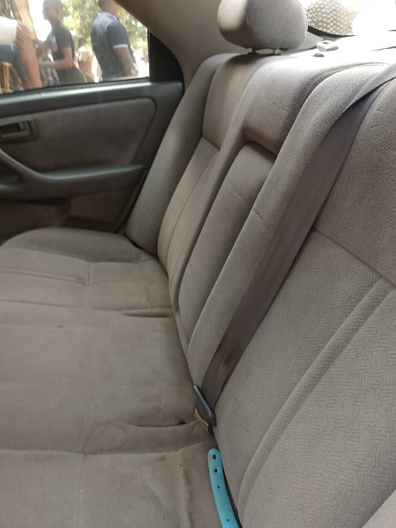 A picture of 2001 Toyota Camry drop light.