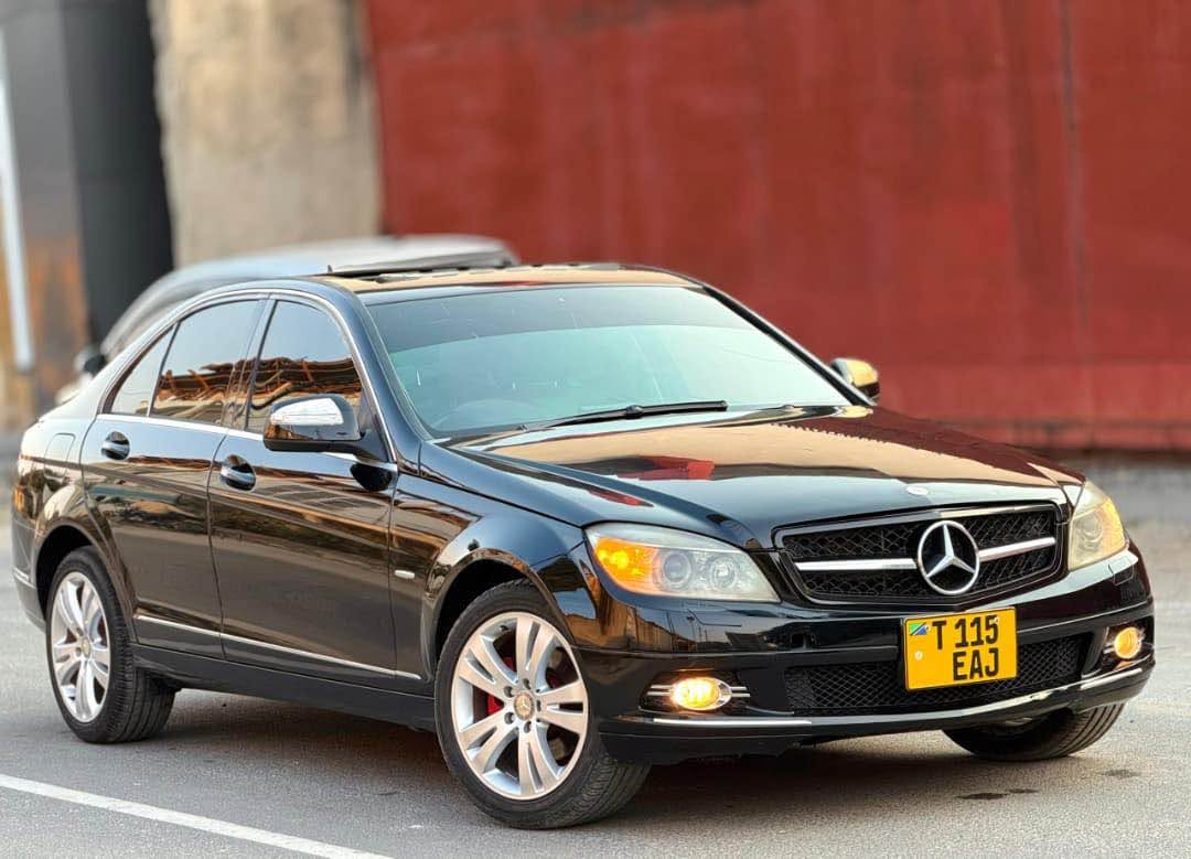 A picture of MERCEDES BENZ C200