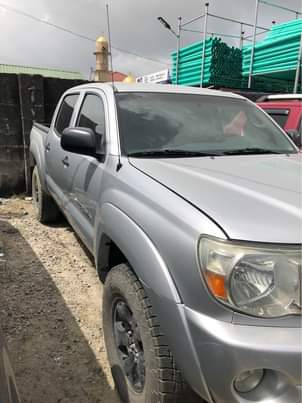 A picture of Toyota Tacoma 2011