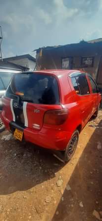 A picture of Toyota vitz UGX 10 000 000