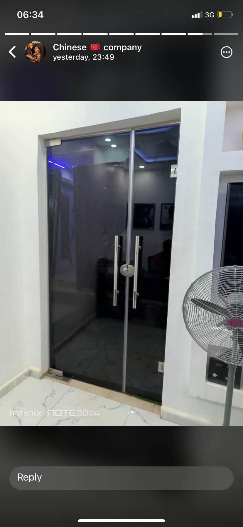 A picture of Frameless swing door