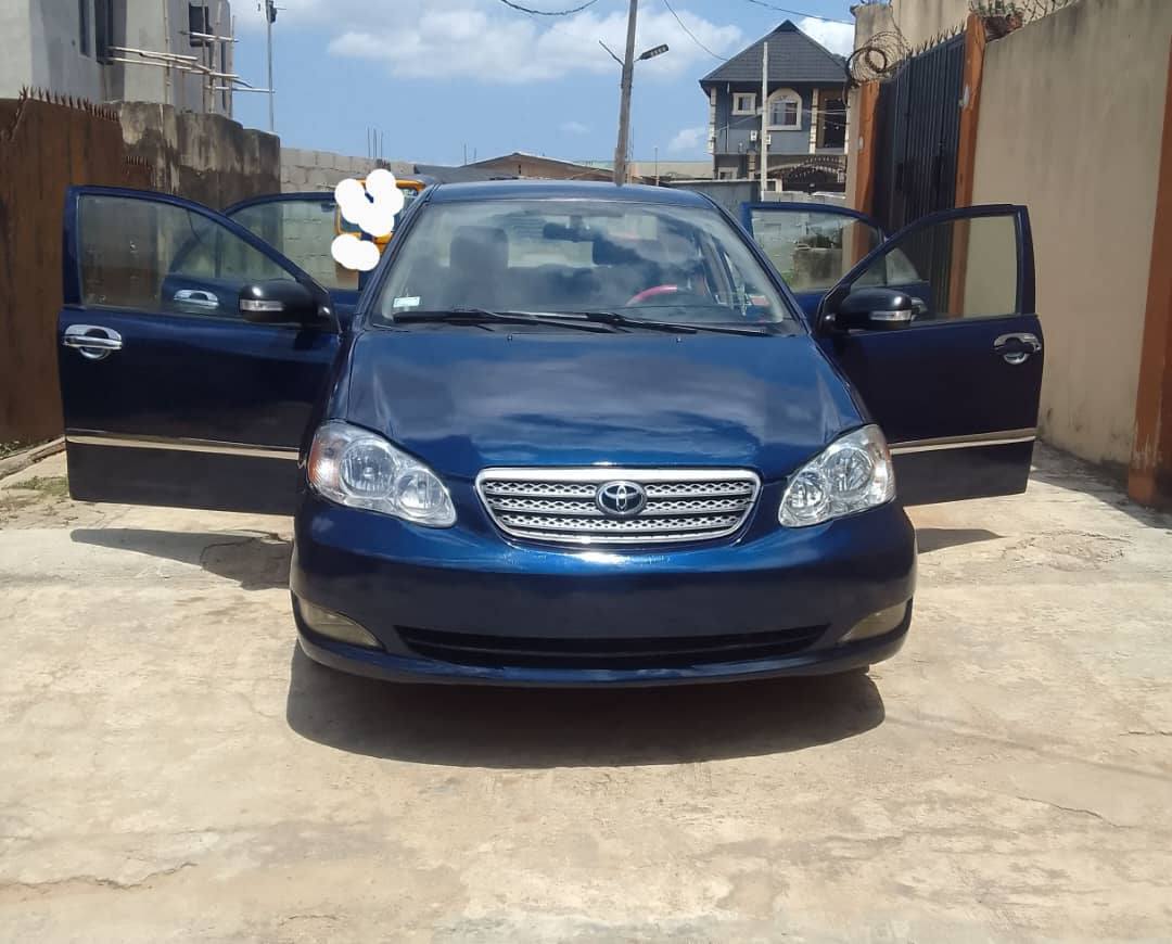 A picture of Toyota Corolla 2004