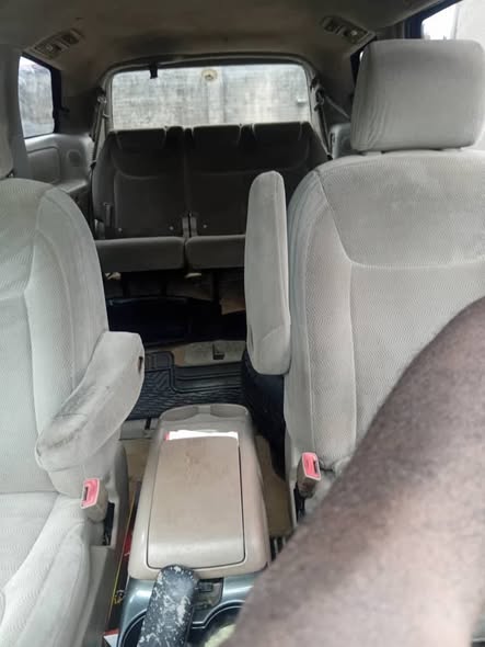 A picture of Toyota sienna 2006