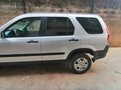 A picture of Honda CR V 2005 model for sale
