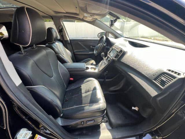 A picture of Toyota Venza 2015 XLE