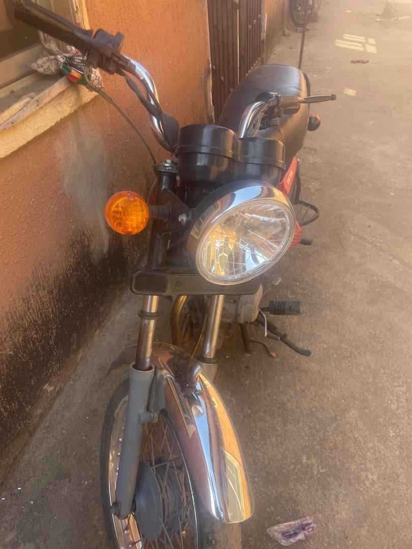 A picture of Bajaj Boxer Motorcycle