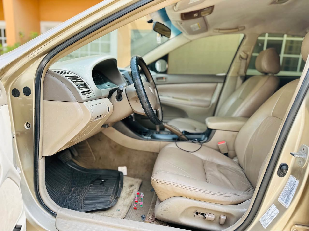 A picture of TOYOTA CAMRY 2005 1st body