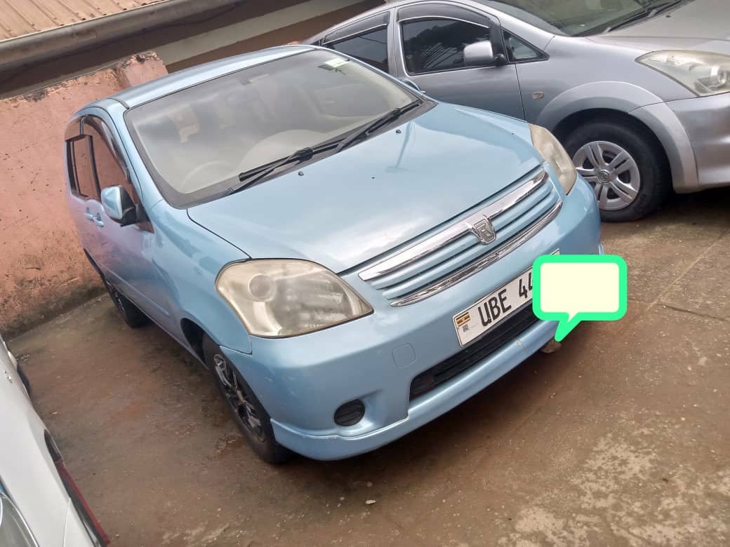 A picture of 2009 Toyota raum