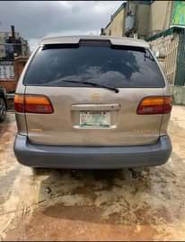 A picture of Toyota sienna