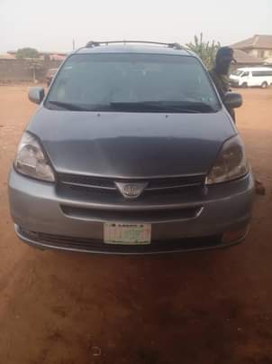 A picture of Used Toyota Sienna