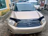 A picture of Neatly flashed with no filler 2008 09 model Toyota Highlander