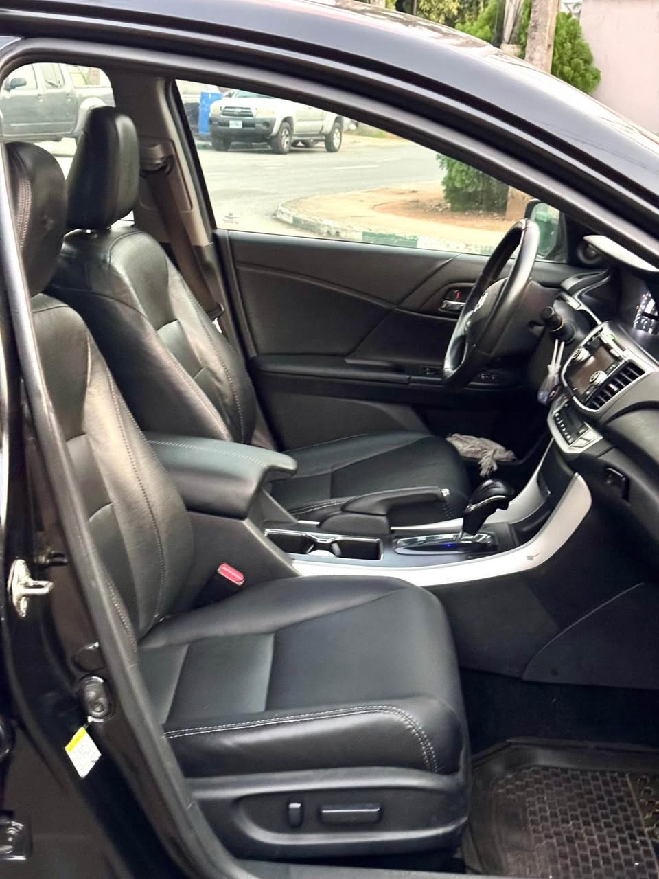 A picture of Toks standard 2014 Honda Accord EX L