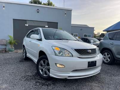 A picture of TOYOTA HARRIER