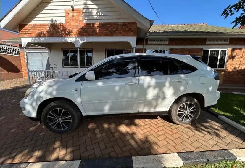 A picture of TOYOTA HARRIER FOR SALW