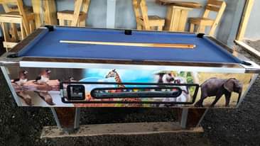 A picture of Pool table