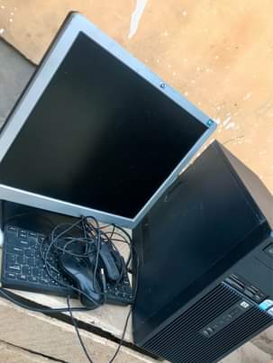 A picture of full computer full HP