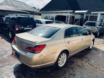 A picture of Toyota Avalon 2007 model