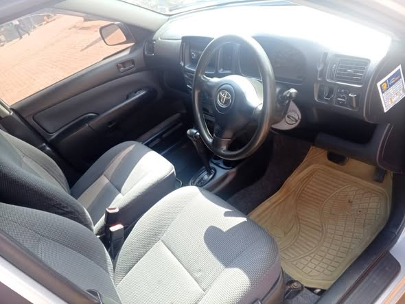 A picture of TOYOTA SUCCEED
